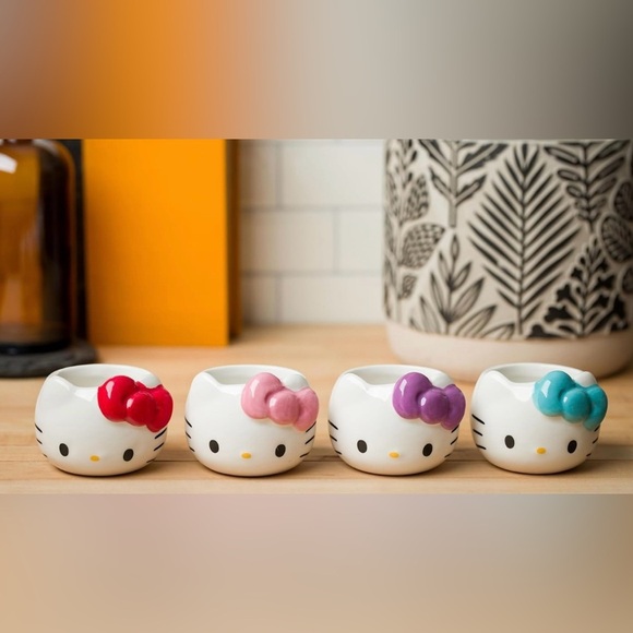 Hello Kitty Sanrio Ceramic Sculpted Mini Cup Set - BNIB 😻 - Picture 2 of 9